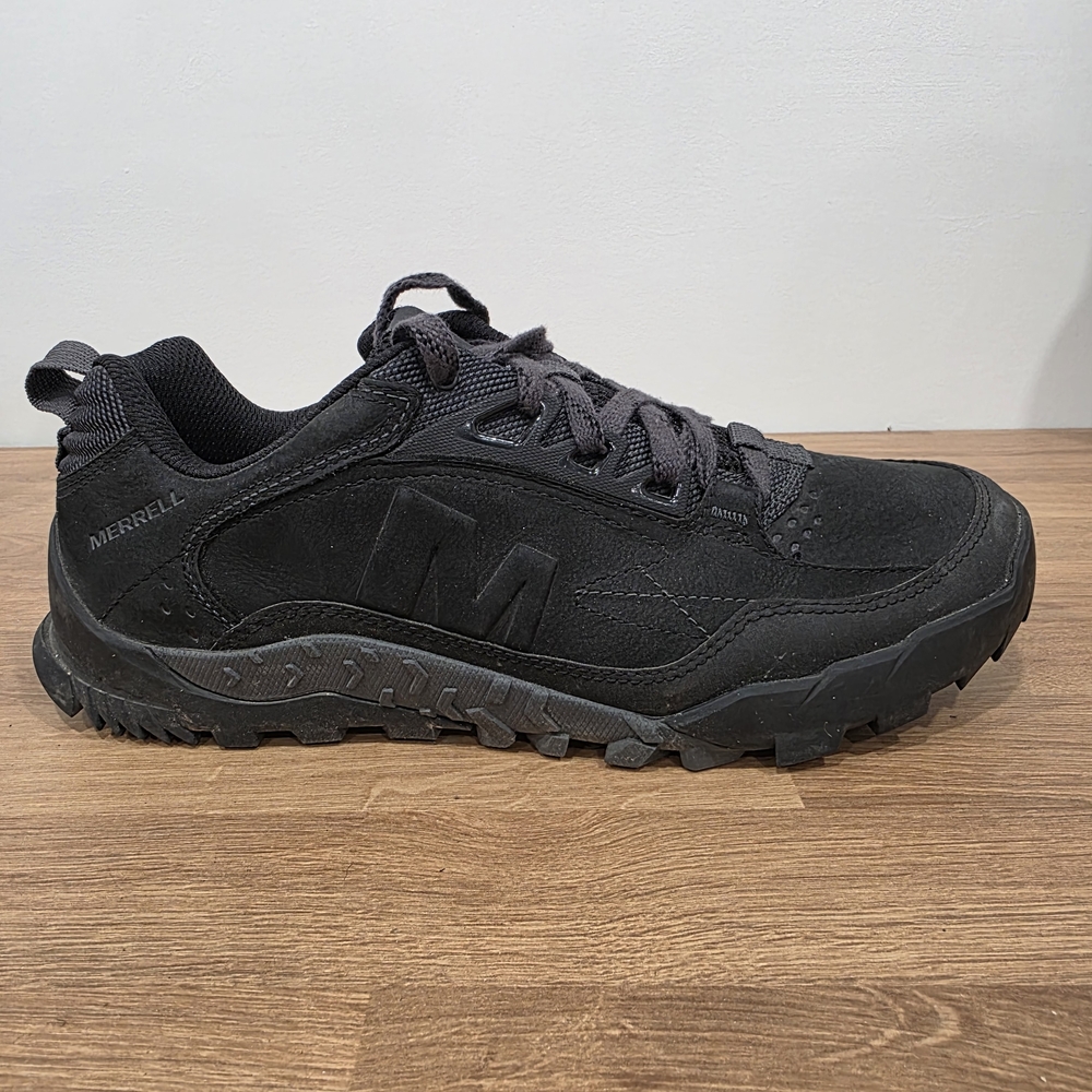 Merrell Annex Trak Low hiking shoes - Men's size 10W US.